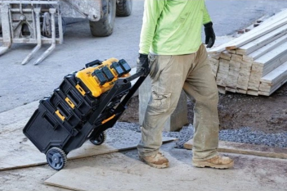 DEWALT CHARGER DCB104 4-PORTS XR 8A