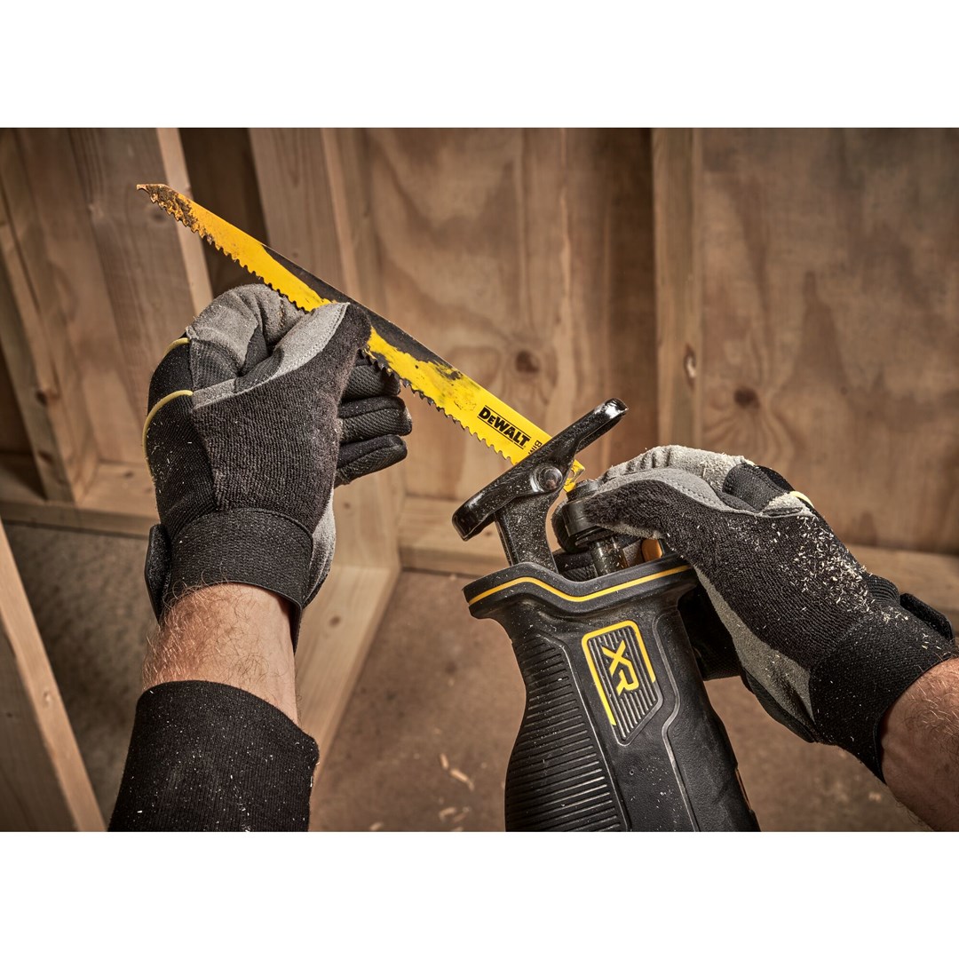 DEWALT. PIŁA SZABLASTA 18V DCS382N