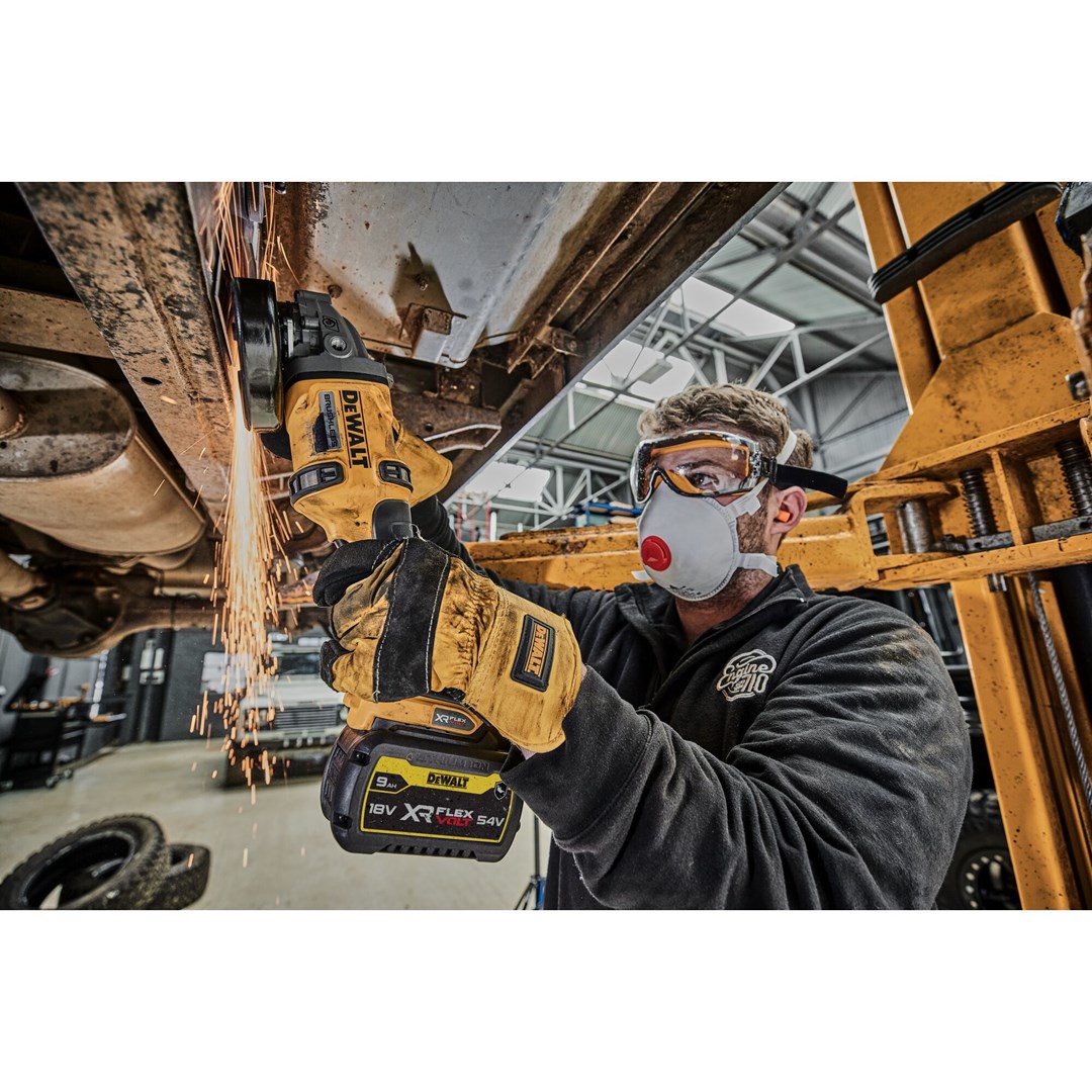 DeWALT DCG418N-XJ angle grinder 2.18 kg