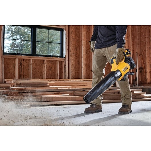 DeWALT DCMBL562P1-QW cordless leaf blower 200 km/h Black  Yellow 18 V Lithium-Ion (Li-Ion)