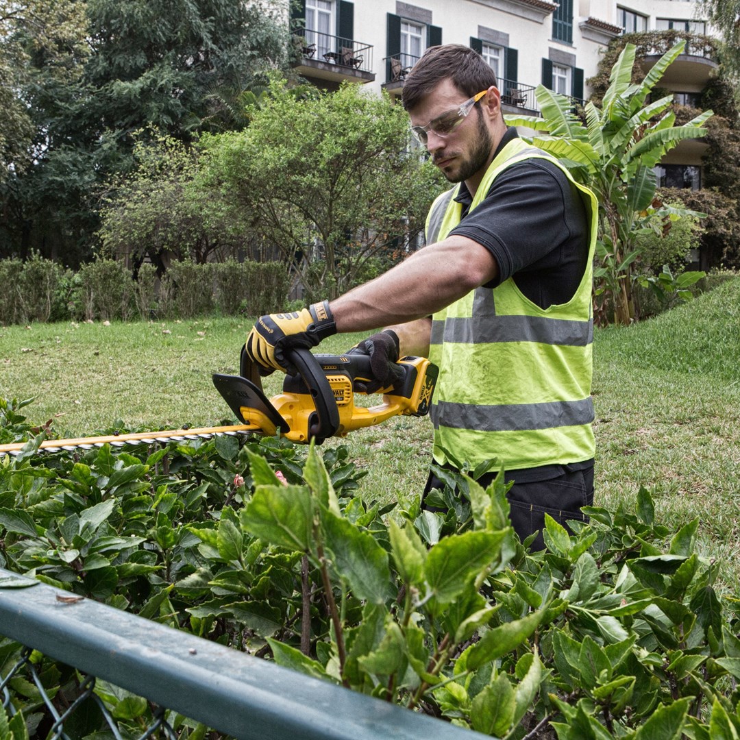 DeWALT DCM563P1-QW power hedge trimmer Single blade 3.4 kg