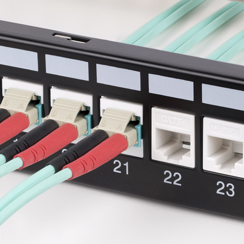 DMFKSLCLCCOUPLER - Cables & Adaptors by StarTech.com