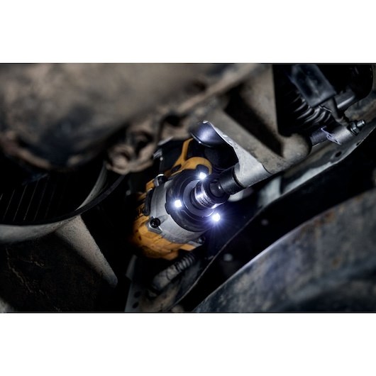 DeWALT DCF922P2T-QW power wrench 2500 RPM 610 N·m