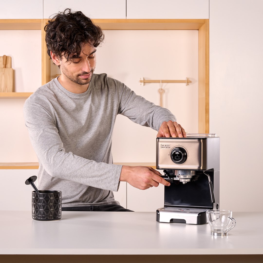 Espresso coffee maker Black+Decker BXCO1200E (1200W)