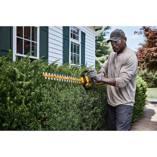 DeWALT DCMHT573X1-QW power hedge trimmer Double blade 4.1 kg