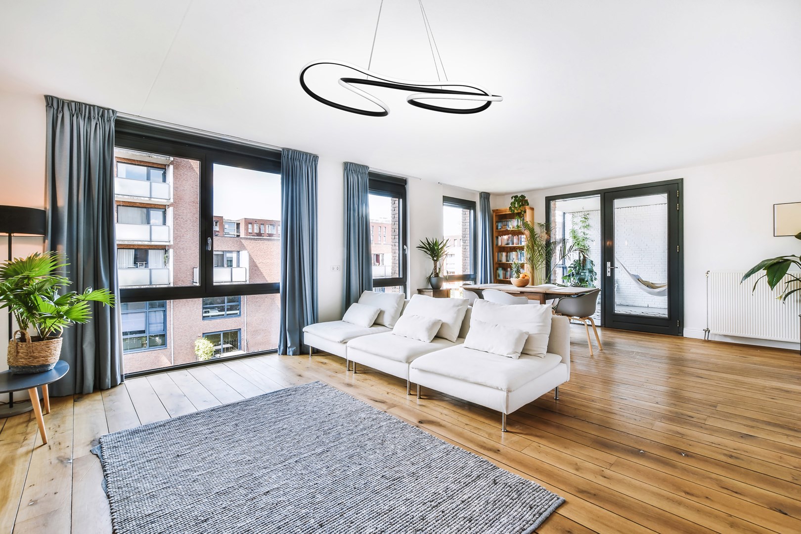 Activejet LED pendant lamp AJE-LARO LW