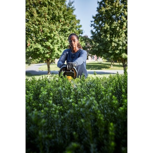 DeWALT DCMHT573X1-QW power hedge trimmer Double blade 4.1 kg