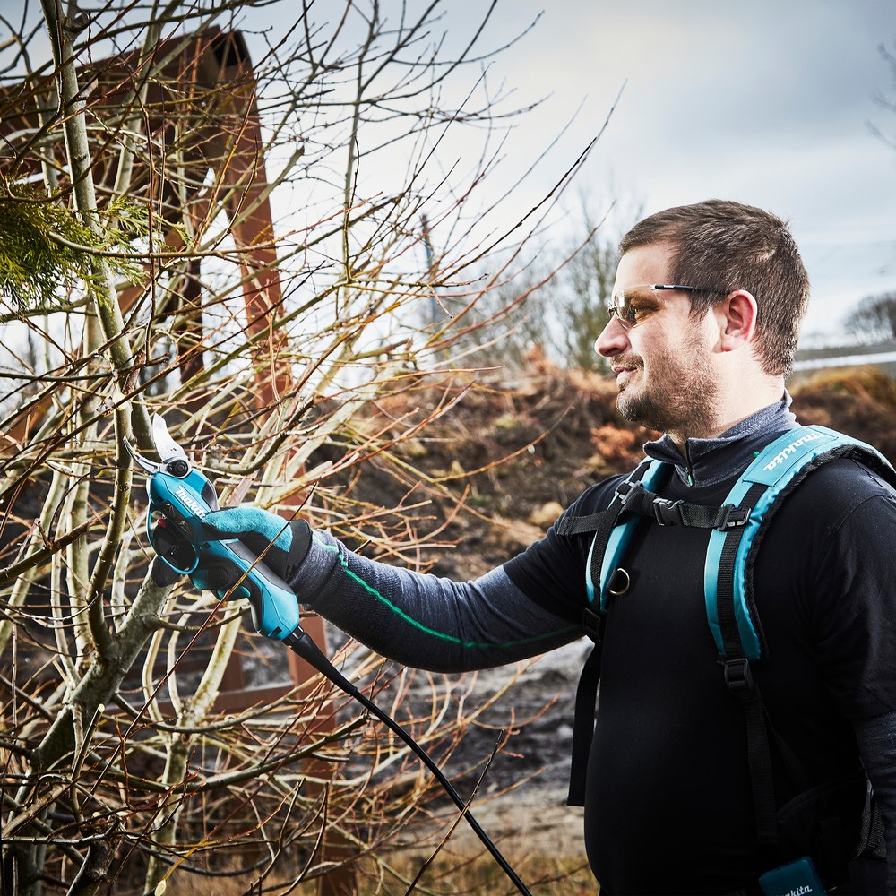 Makita DUP362Z power shear/nibbler