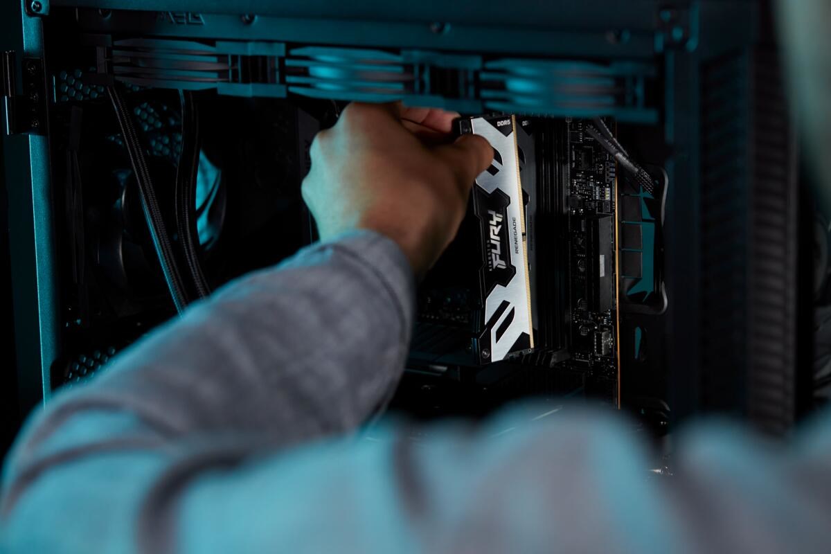 Kingston Technology FURY 96GB 6000MT/s DDR5 CL32 DIMM (Kit of 2) Renegade Silver XMP