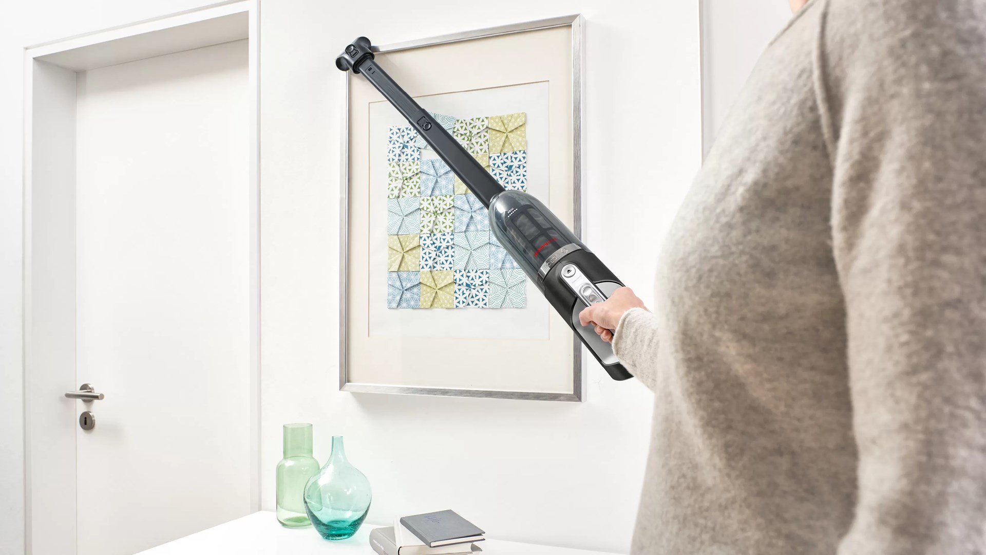 Bosch Serie 4 BBH3ZOO28 stick vacuum/electric broom Battery Dry Bagless 0.4 L Red 2.15 Ah