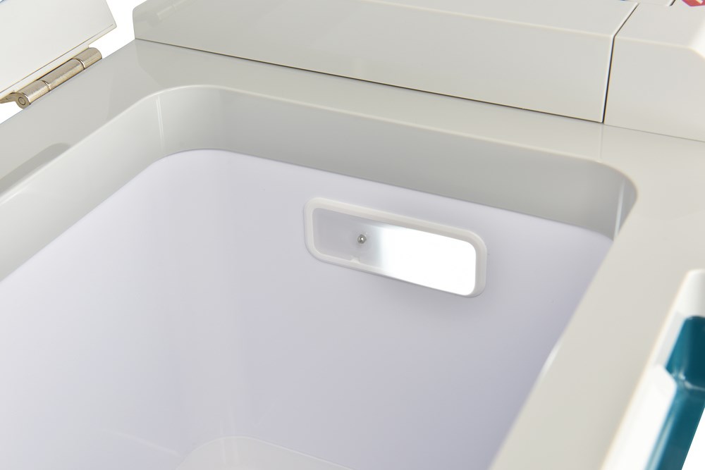 MAKITA. FRIDGE-HEATER 18V40V XGT/230V